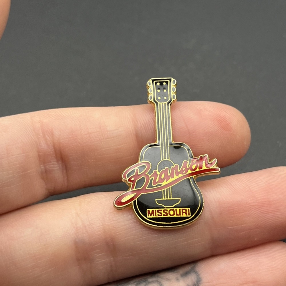 Branson Missouri Acoustic Guitar Lapel Hat Pin Souvenir Music Collectible